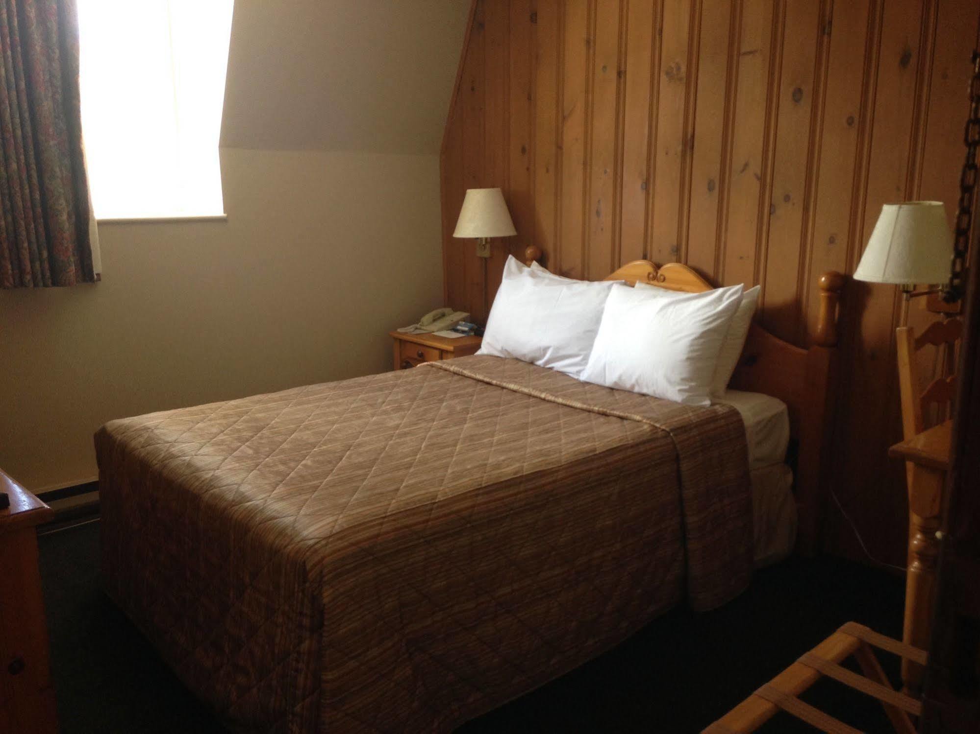 Hotel Le Chantecler Sainte-Adèle Eksteriør billede